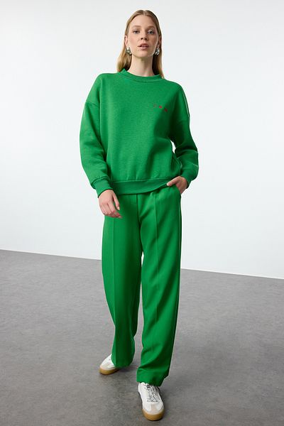 Trendyol Collection Zelená fleecová mikina s vyšívaným tlustým vnitřním lemem - Twoaw21Sw1061