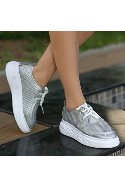 Erbilden Freya Gray Skin Lace-Up Sports Shoes