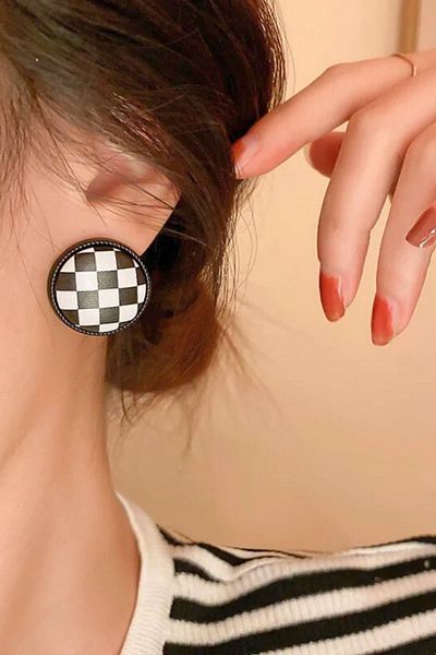 PETEK AKSESUAR Leather Design Checkered Earrings