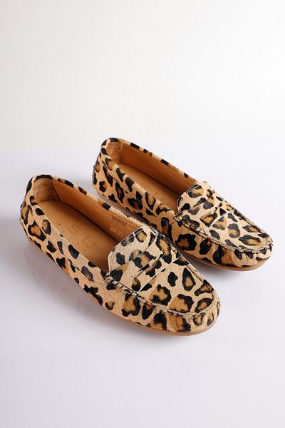 SU SHOE BOUTIQUE Women's Leopard Genuine Suede Loafer
