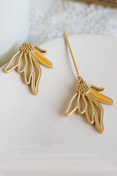 Dora Accessories Sarı Mineli Minimal Tasarım Çiçek Küpe