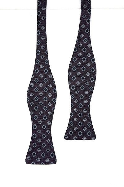 Kravatkolik Claret Red Motif Pattern Open Bow Tie AP150