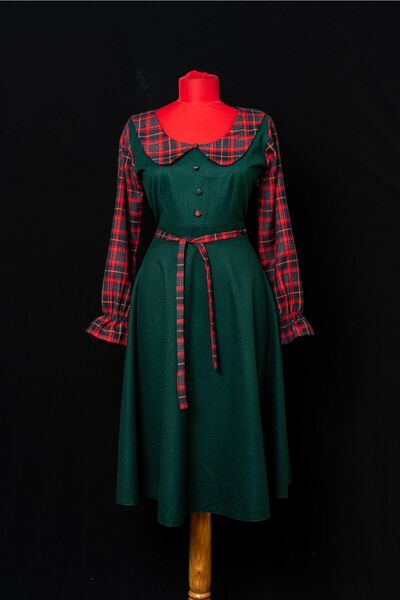 Sihirli Düğmeler فستان عتيق