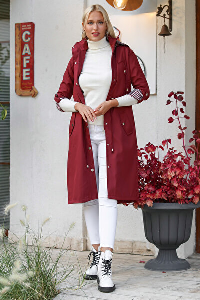 Chiccy Kadın Bordo Kapüşonlu Uzun Kol Cepli Astarlı Büzgülü Midi Oversize Casual Dokuma Trençkot