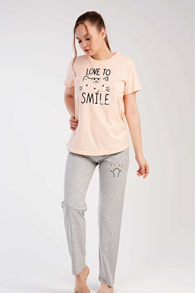 New Pajamas طقم بيجامة نسائي من قماش السولومون قصير ومرسوم بنقشة مميزة وياقة ...