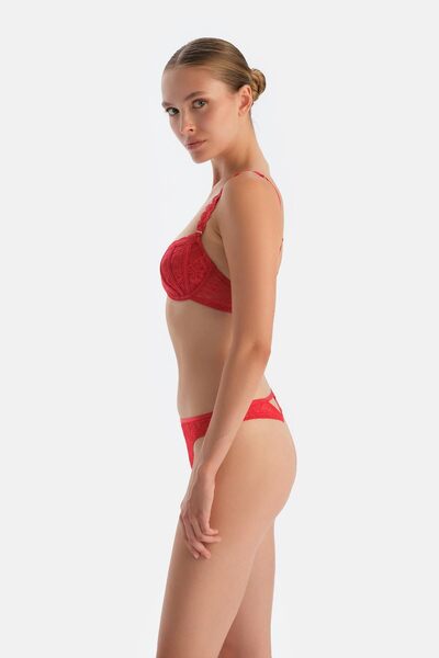 Dagi Kırmızı Arka Aksesuar Detaylı Dantelli Thong Külot