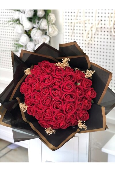 Desenor Concept 41 Adetli İsimli Kırmızı Kadife Gül İsteme Çiçeği