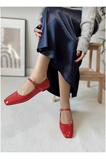 No 35 TEK TOKALI GÜNLÜK KIRMIZI RUGAN KADIN AYAKKABI