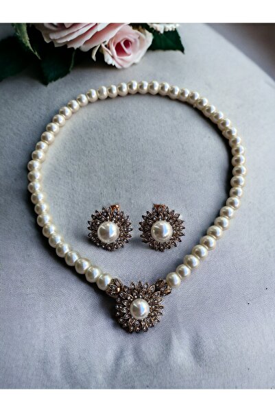 FAYRA ACCESSORIES Beyaz Kristal Taşlı Çiçek Figür İnci Kolye ve Küpe Seti