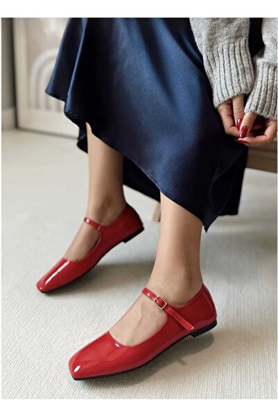 No 35 TEK TOKALI GÜNLÜK KIRMIZI RUGAN KADIN AYAKKABI