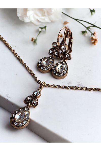FAYRA ACCESSORIES Small Water Drop Crystal Rhinestone Necklace and Dangle Earrings Set