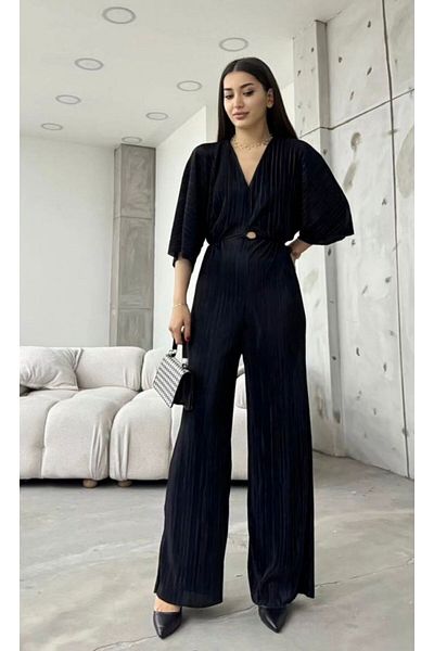 zoe star SATIN PLEATED V-NECK BAT SLEEVE VERY ELEGANT JUMPSUIT WITH DECOLTE DETAIL IN THE BELL