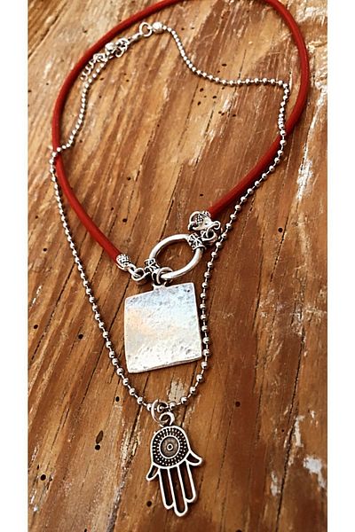 by özllem Design Leather Necklace Set