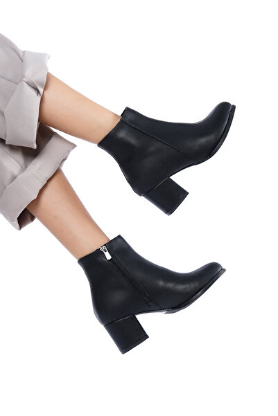 salto ayakkabı Μαύρες δερμάτινες μπότες με χαμηλό τακούνι