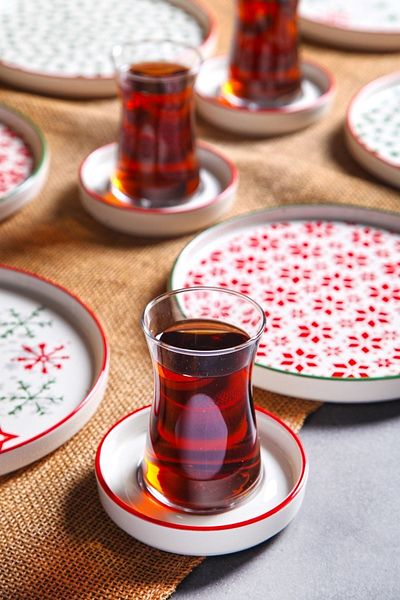 Kitchen Life طقم شاي إفطار عيد الميلاد مكون من 18 قطعة - طقم شاي إفطار رأس السنة مع أكواب شاي