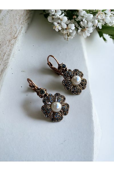 FAYRA ACCESSORIES Clover Figured Crystal Stone Earrings