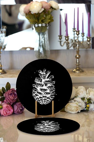 Realhomes 2-Piece Black and White Cone Motif Digital Printed Decorative Round Plate & Placemat