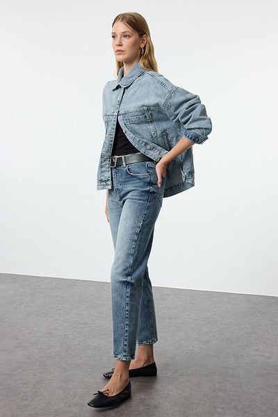 Trendyol Collection Blugi vintage subțiri Mom cu talie înaltă - Blue Pale Effect TWOAW25JE00156