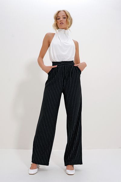 Trend Alaçatı Stili Schwarze gestreifte Palazzo-Hose für Damen - Doppeltasche Alc-X12662
