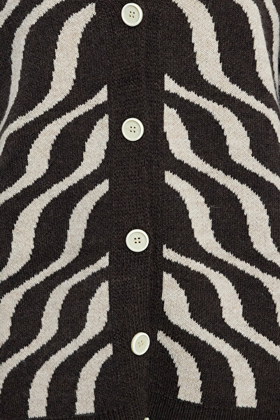 Trendyol Modest Vzorovaný hnědý pletený cardigan - TCTAW25TH00024