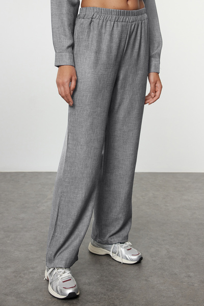 Edit by Trendyol Σετ λινό λουκ σε γκρι επάνω και κάτω μέρος - Λεπτομερές κορδόνι σχεδίασης TEDAW25US00006