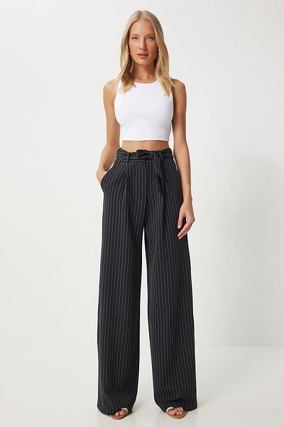 Happiness İstanbul Schwarze, dünn gestreifte Damenhose mit Gürtel – weites Bein FN03370