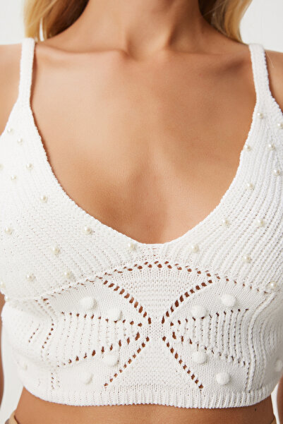 Happiness İstanbul Ecrufarbene Crop-Strickbluse für Damen – Perlendetail, durchbrochen, FN03366