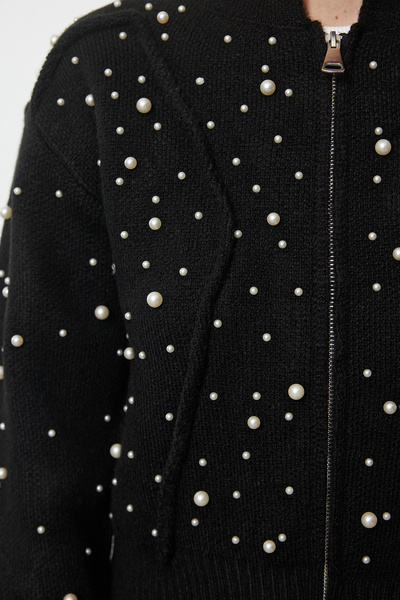 Trendyol Collection Vyšívaný pletený svetr na zip s měkkým texturovaným kamenem - Twoaw25Hi00168