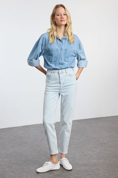 Trendyol Collection Blugi Mom Slim albastru deschis cu talie înaltă - TWOAW25JE00143