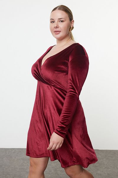 Trendyol Curve Bordové zamatové pletené šaty nadmernej veľkosti Tbbaw23Ah00117