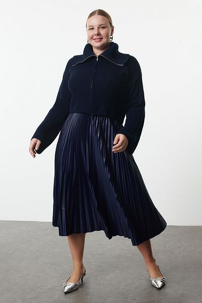 Trendyol Curve Plus Size Pleated Navy Blue Skirt - Flexible Rubber Tbbaw25Az00013