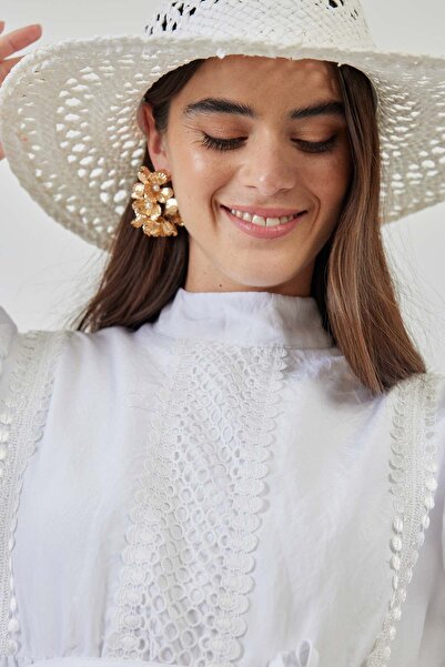 Hooopstore Φόρεμα με λευκή δαντέλα με λεπτομέρειες