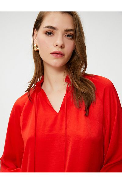 Koton Boho-Bluse mit hohem Kragen und Bindedetail