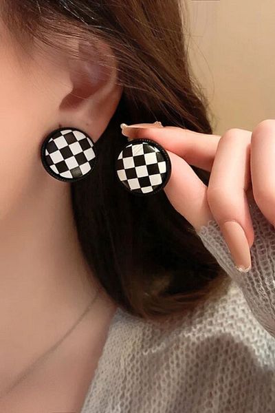 PETEK AKSESUAR Leather Design Checkered Earrings