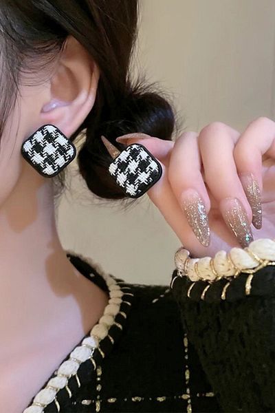 PETEK AKSESUAR FRENCH SQUARE DESIGN DROPED FABRIC EARRINGS