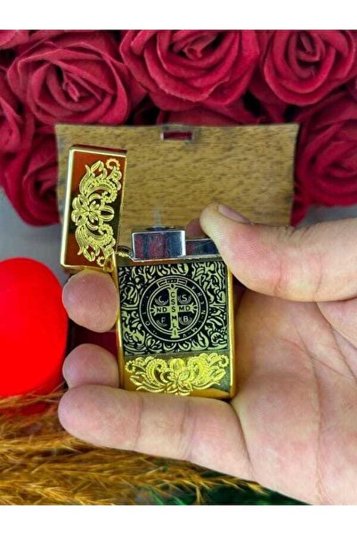 HK GİFT SHOP COSTANTİN İŞLEME TURBO GAZLI ÇAKMAK AHŞAP KUTUDA