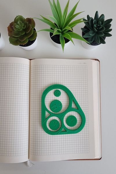 Karmelom Studio 3 Compartment Spirograph Ruler Set