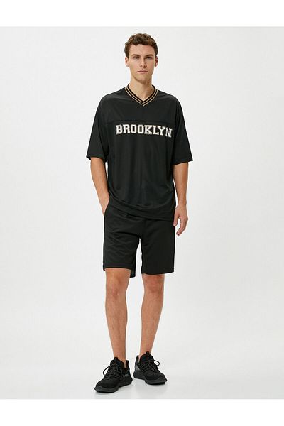 Koton Tricou sport cu decolteu în V cu mânecă scurtă imprimat pentru colegiu