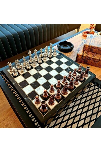 Revello Mermer Tasarım Büyük Sandıklı Krom Kaplama Birinci Sınıf Metal Satranç Takımı 30*30 Cm