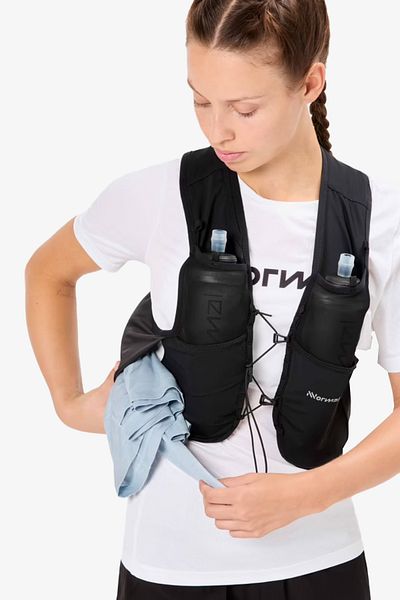 NNormal Унисекс жилетка Race Vest 5l W2 Flasks, черна, N1arv01-001