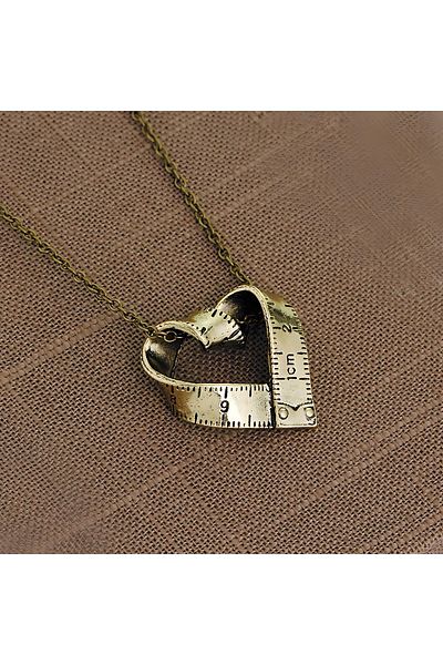 impressive Ruler Heart Authentic Design Necklace (bronze)