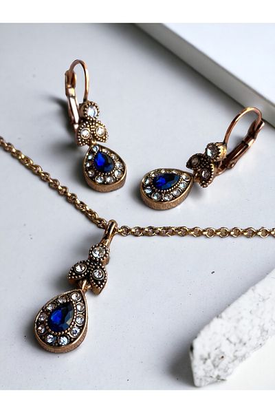 FAYRA ACCESSORIES Small Water Drop Crystal Rhinestone Necklace and Dangle Earrings Set