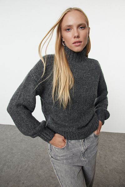 Trendyol Collection Wide Fit měkký texturovaný antracitový úpletový svetr – TWOAW25KZ00058
