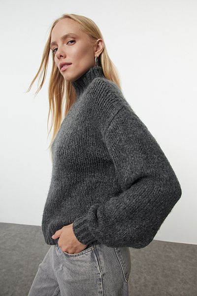Trendyol Collection Wide Fit měkký texturovaný antracitový úpletový svetr – TWOAW25KZ00058
