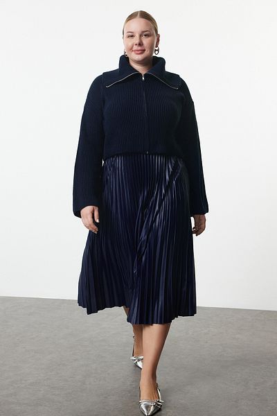 Trendyol Curve Plus Size Pleated Navy Blue Skirt - Flexible Rubber Tbbaw25Az00013
