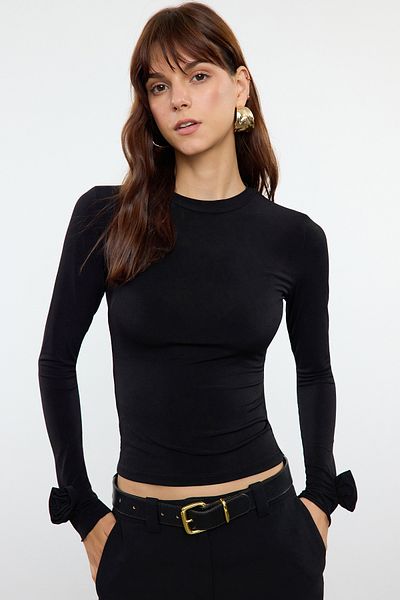 Trendyol Collection Μακρυμάνικη πλεκτή μπλούζα ελαστική - Λεπτομέρεια μαύρο τριαντάφυλλο, εφαρμοστή TWOAW25BZ00173