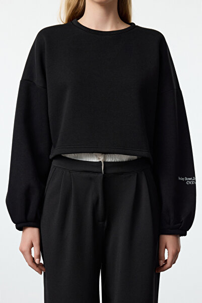 Trendyol Collection Fleece černá oversize Crop mikina – potištěný rukáv, pletená Twoaw23Sw00568