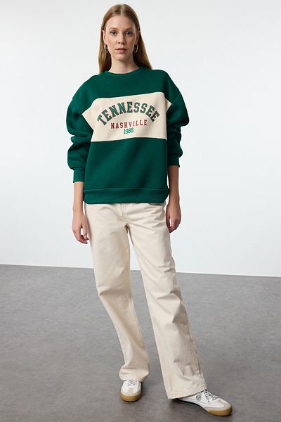 Trendyol Collection Zelená oversize fleecová mikina - Slogan Print, silná vnitřní TWOAW25sw00138