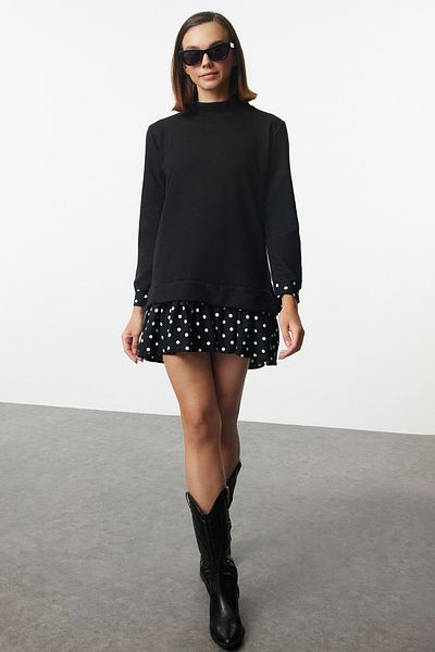 Trendyol Collection Černý límec se stojáčkem v Soluni Puntíkaté mini pletené šaty Twoaw25El00282