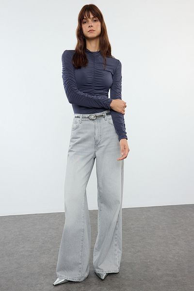 Trendyol Collection Flexibilní antracitové tenké pletené tělo - TWOAW20BD0052 s detailem sběrače a patentkami